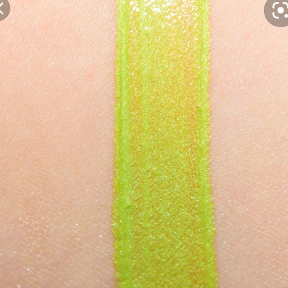 NIB MAC OH SWEETIE LIP COLOUR - Picture 3 of 6